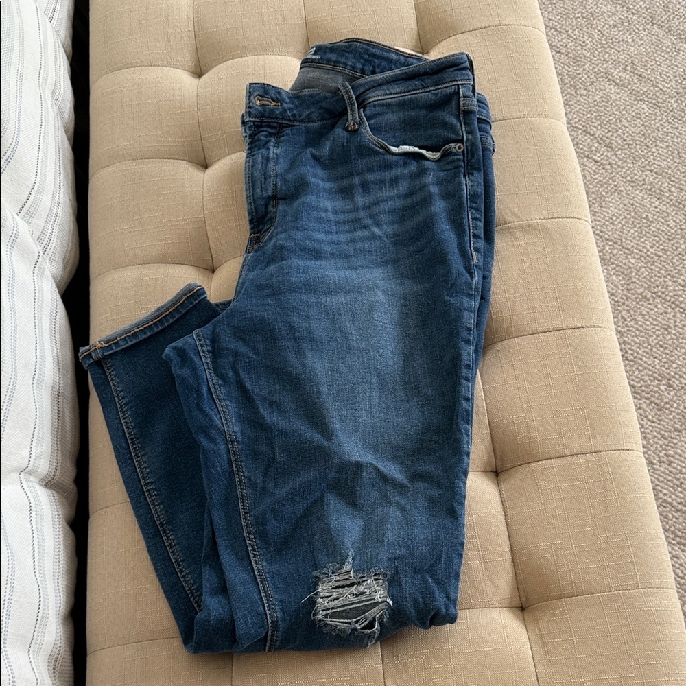 Old Navy Women’s Distressed Blue Jeans